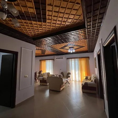 Armando's Wooden Roof Villa Berat